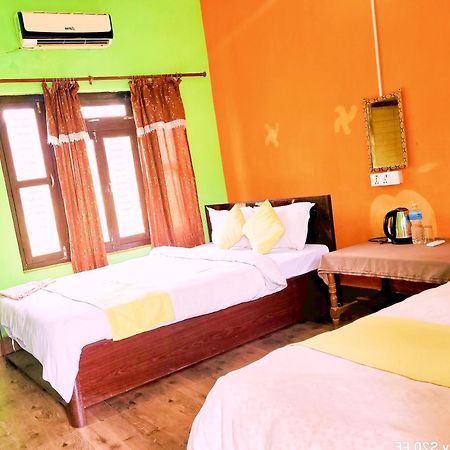 Hotel Butterfly - Peaceful Garden For Nature Lovers Sauraha Zewnętrze zdjęcie
