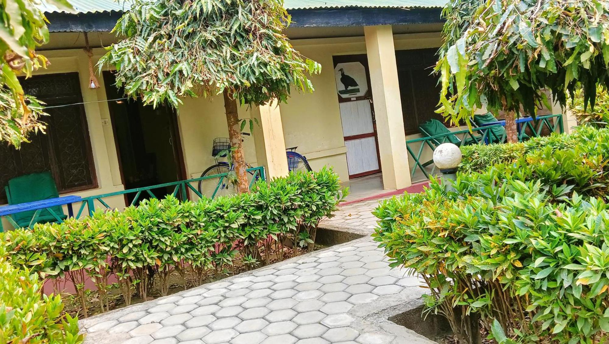 Hotel Butterfly - Peaceful Garden For Nature Lovers Sauraha Zewnętrze zdjęcie