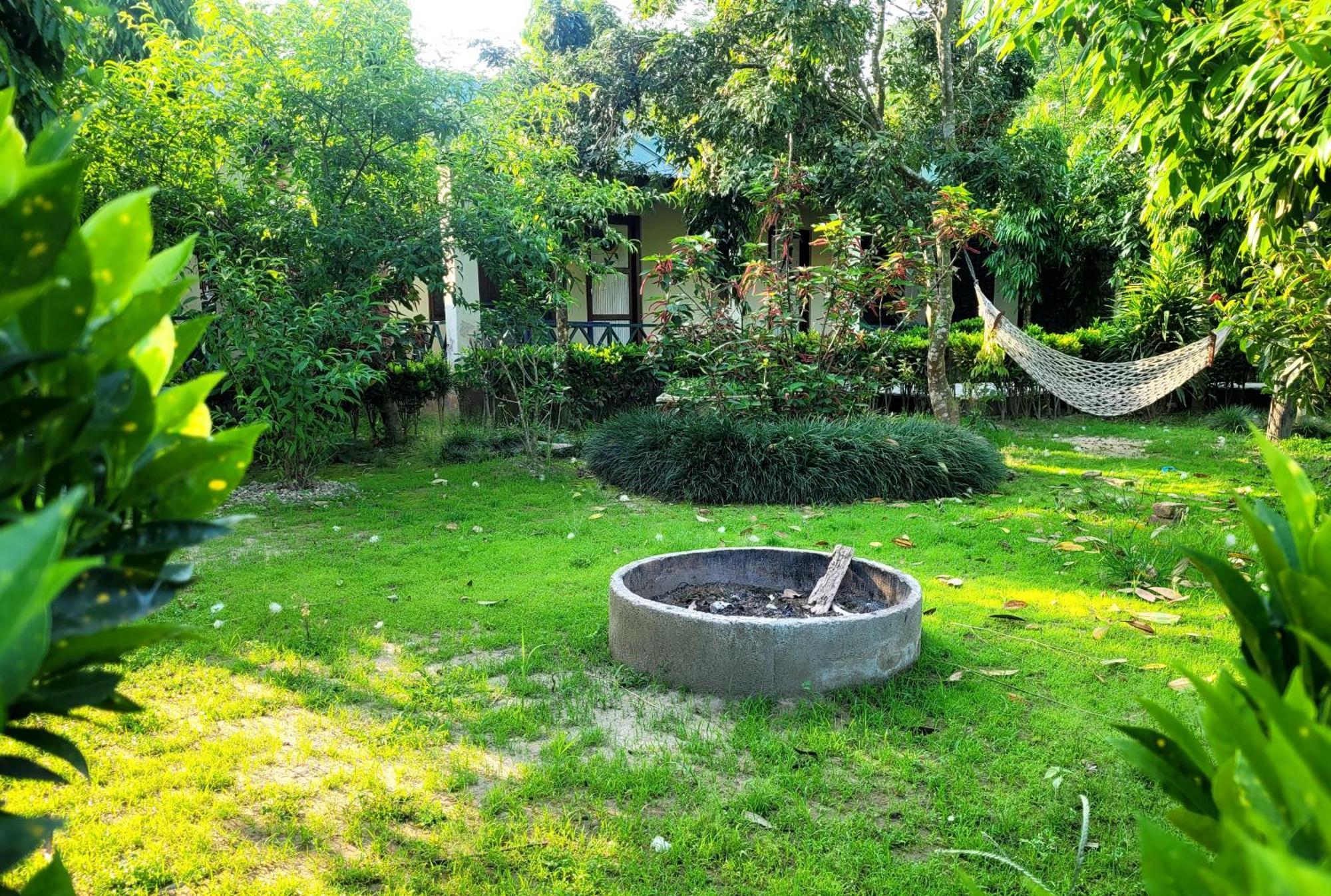 Hotel Butterfly - Peaceful Garden For Nature Lovers Sauraha Zewnętrze zdjęcie